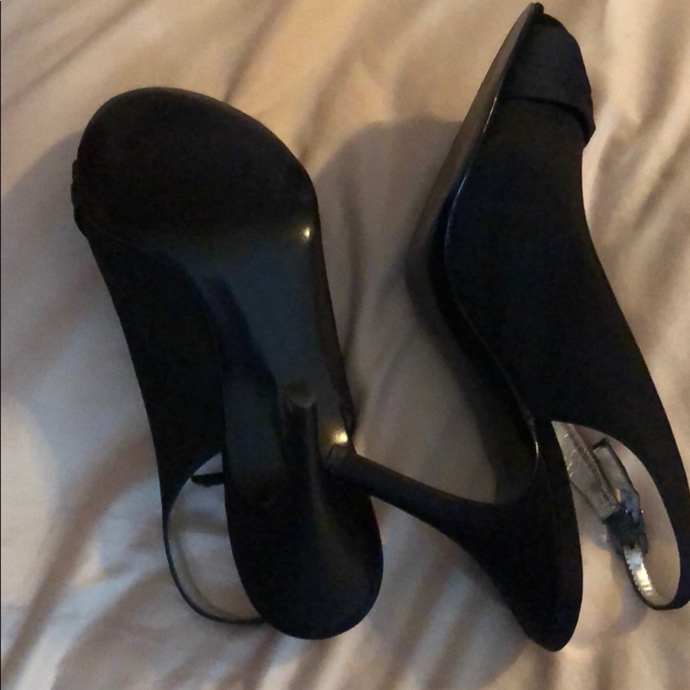 Shoes - Picture 4 of 4